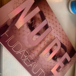 Nude eyeshadow palette